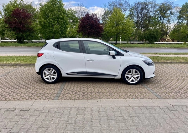 Renault Clio cena 25900 przebieg: 158000, rok produkcji 2015 z Dynów małe 154